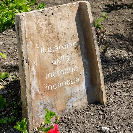 Dimora Giuela בית הארחה 4*